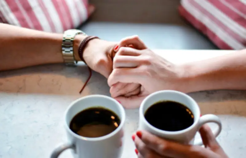 Comment les jeunes générations redéfinissent l'amour et les relations à l'ère numérique