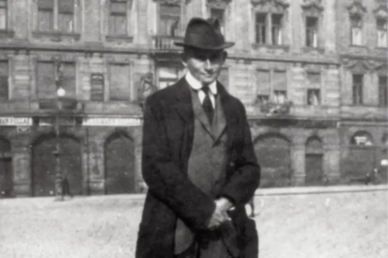 Comment Tiphaine Rivière a métamorphosé Kafka en une bande dessinée unique