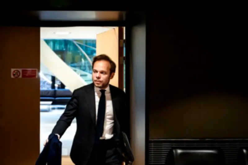 Commission d'enquête sur l'audiovisuel public : le grand détournement d'un Zola en carton