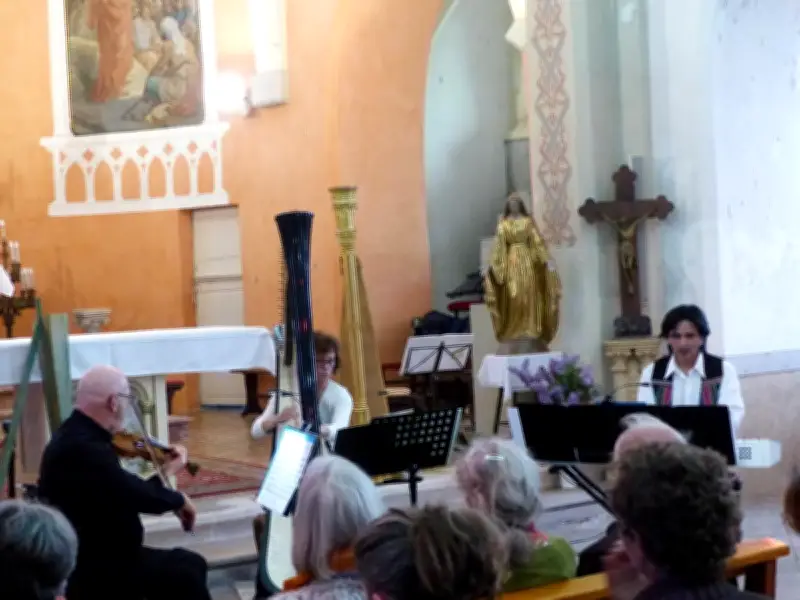 Concert de harpes à Mézos : un voyage musical exceptionnel attire la foule