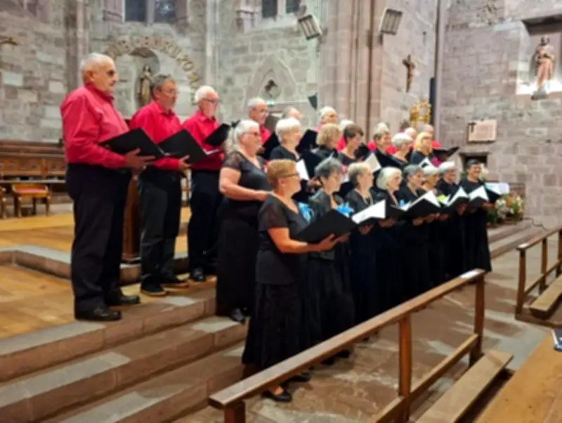 Concert de la chorale Lapurtarrak à Saint-Jean-Pied-de-Port le 1er mai