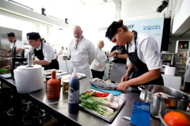 Concours culinaire à Monaco : neuf chefs de yachts s'affrontent sous l'œil de Philippe Etchebest