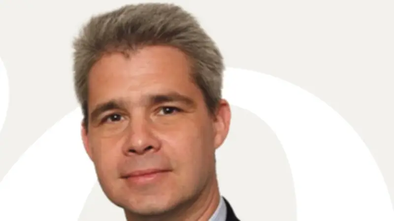 Conférence à Uzès : Frédéric Charillon analyse la brutalité comme nouveau langage du pouvoir