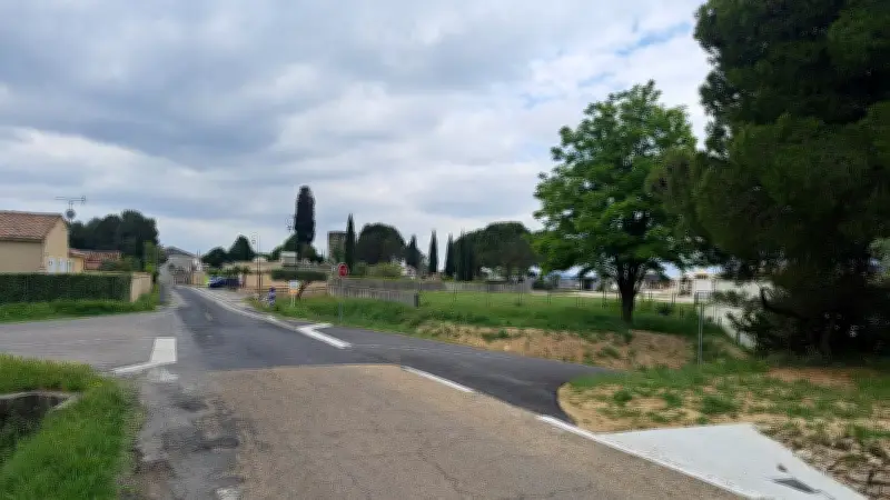 Conseil municipal de Clarensac : éclairage, fiscalité et écoles