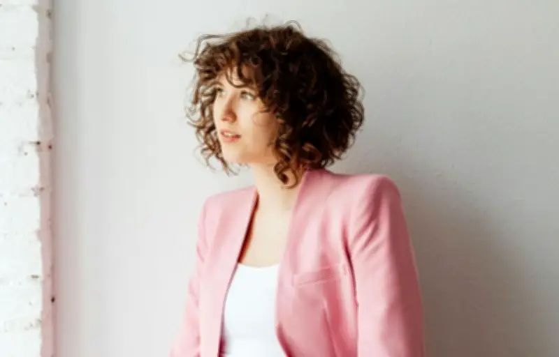 Coupe de cheveux : adapter sa coiffure à la forme de son visage