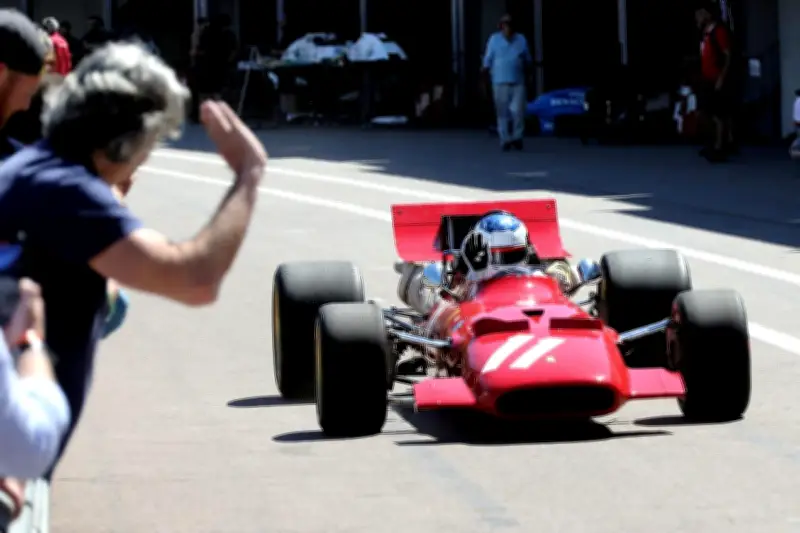 Course contre-la-montre pour réparer la Ferrari de Jean Alesi à Monaco