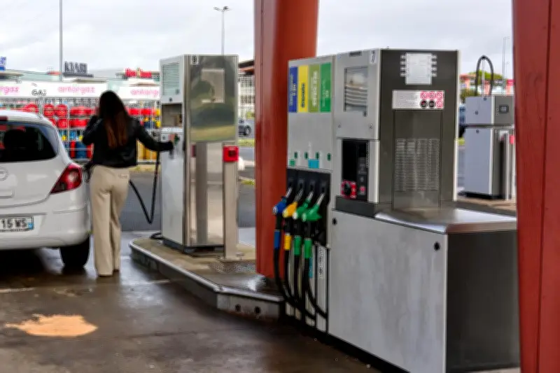 Crise des carburants : le gouvernement maintient les aides ciblées après le cessez-le-feu