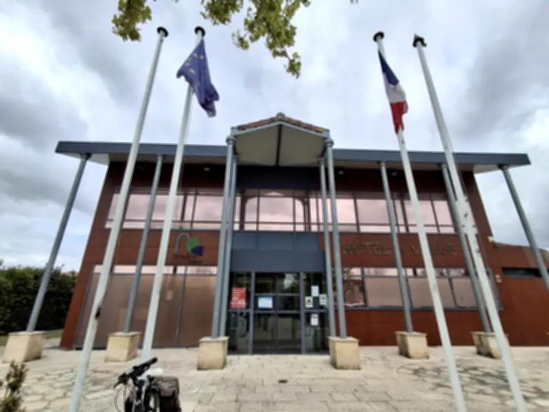 Crise à La Lande-de-Fronsac : La mairie paralysée par l'absence d'agents administratifs