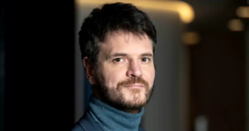 Crise politique française : le constitutionnaliste Benjamin Morel pointe le scrutin majoritaire