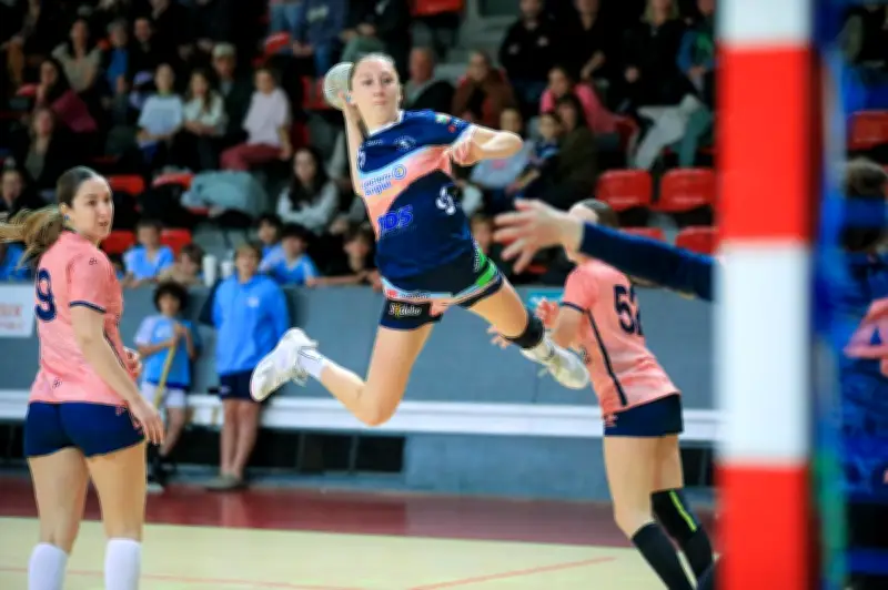 Côte Basque domine Bléré en handball féminin et prépare Angoulême