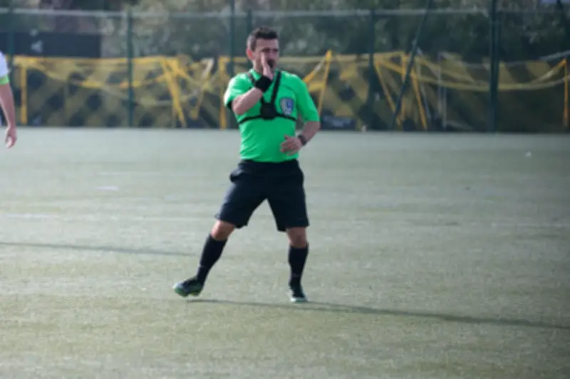 Dans le Var, les arbitres de foot amateur testent des caméras pour lutter contre la violence
