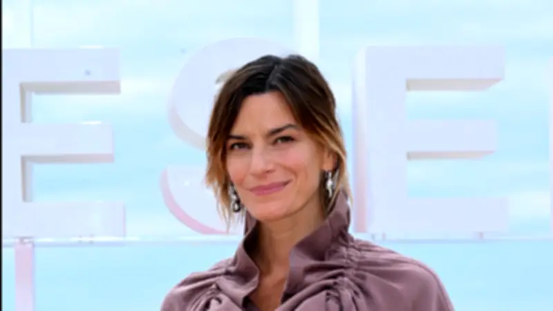 Danse avec les stars : Fauve Hautot révèle sa grossesse en direct lors du prime