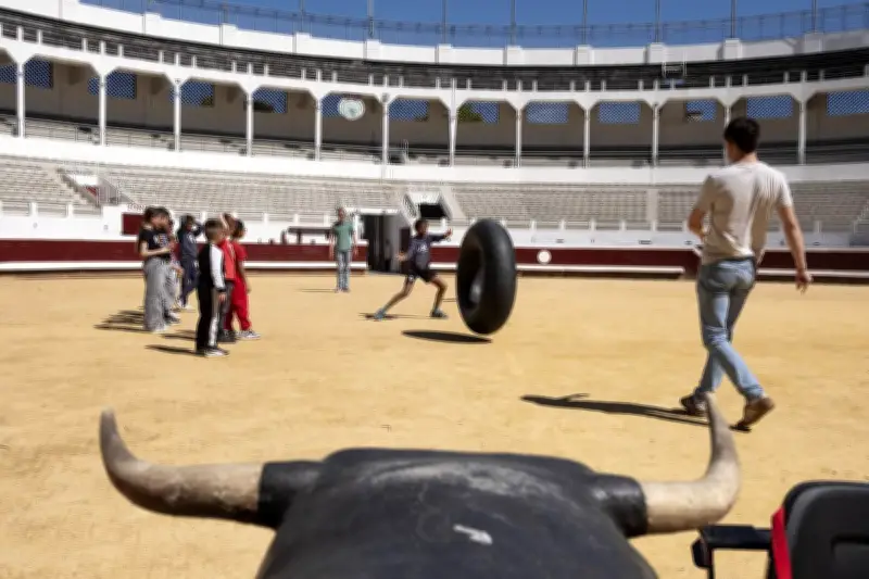 Dax : une trentaine d'enfants initiés à la course landaise par le Club taurin