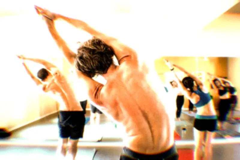 De la salle de sport au cœur : une histoire d'amour née sur un tapis de yoga chaud