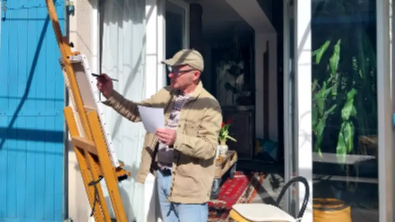 De l'atelier à la mairie : Philip Valandro, artiste discret devenu élu municipal