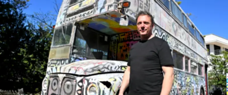 De Londres à l’Hérault, l’incroyable destin de l’Otocar, le bus devenu œuvre d’art