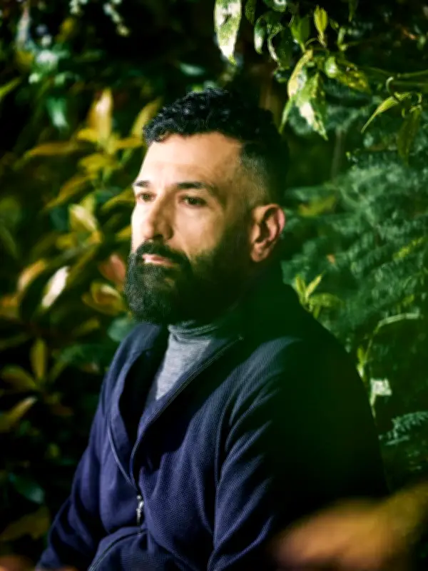 Dernière Année au Pays Natal de Pedro Kadivar : La Mémoire en Spirale