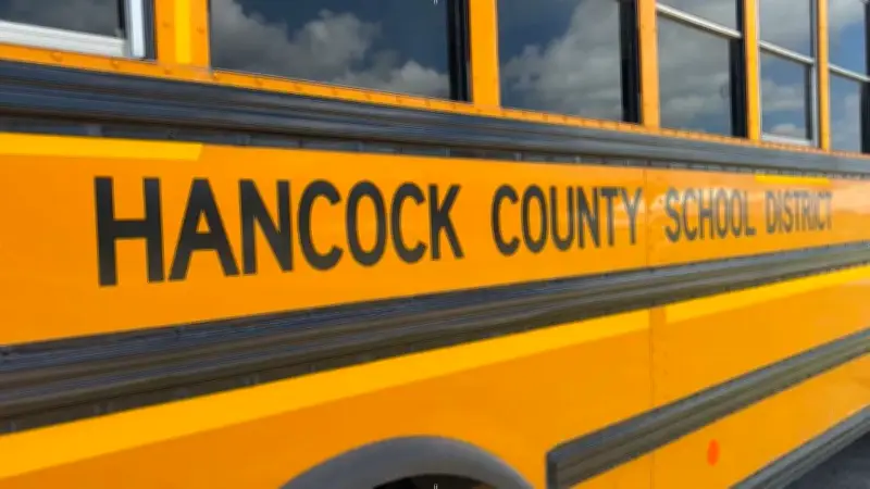 Des collégiens américains prennent les commandes d'un bus après l'évanouissement du chauffeur