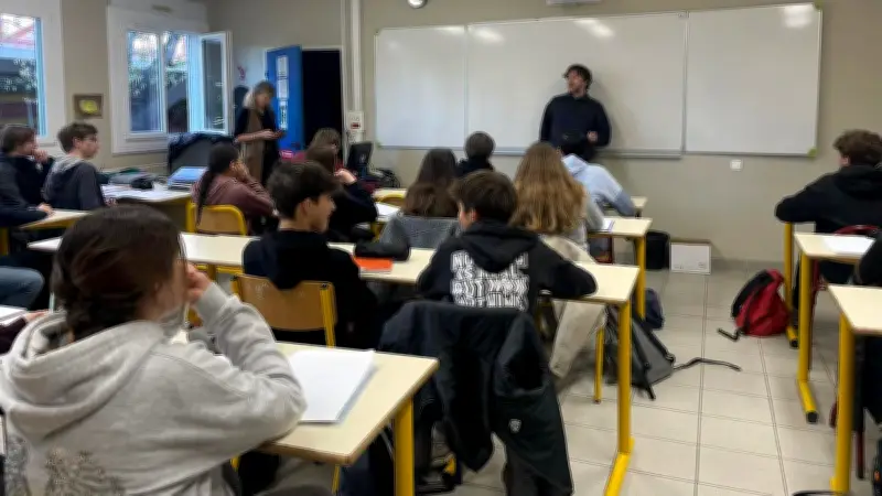 Des collégiens découvrent le métier de critique de cinéma avec David Ezan