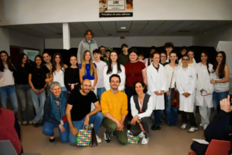 Des collégiens du Luget créent une pièce sur les enjeux sociétaux avec des comédiens professionnels