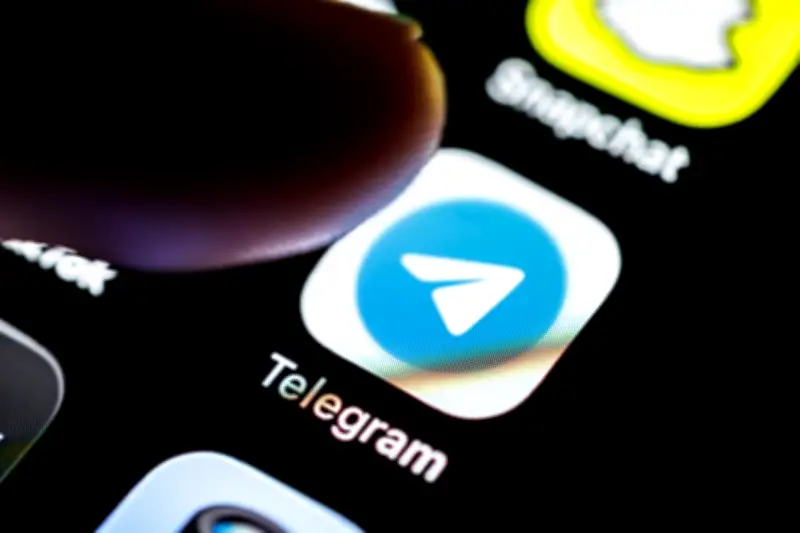 Des dizaines de milliers de photos de femmes partagées sans consentement sur Telegram, une ONG alerte