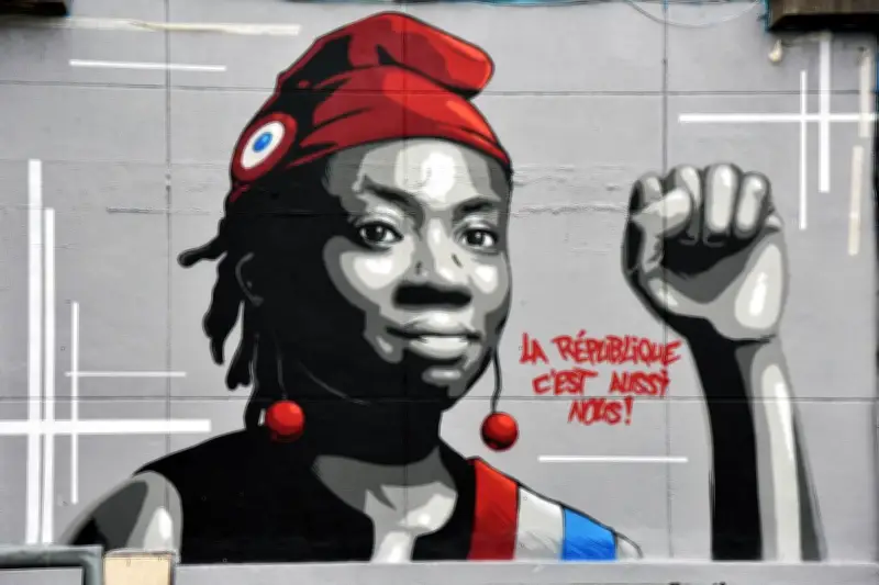 Des députés LFI noirs reçoivent un courrier raciste, qualifiés d'échappés du zoo