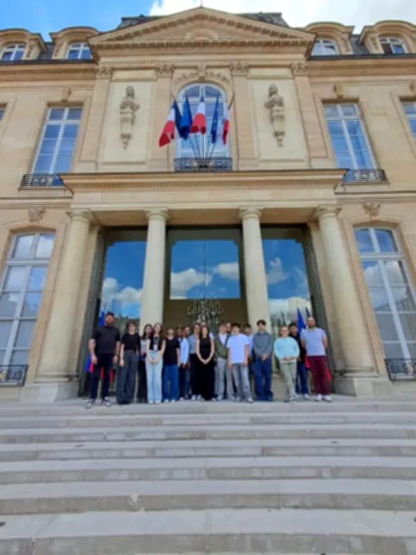 Des jeunes Tonnacquois découvrent les institutions lors d'un parcours citoyen