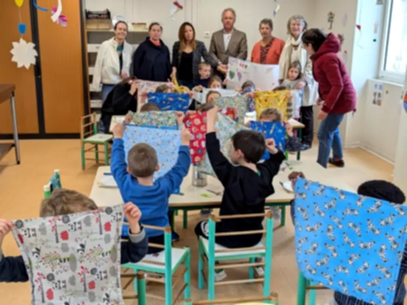 Des serviettes en tissu pour l'école : l'atelier Pique Tricote s'engage pour l'environnement