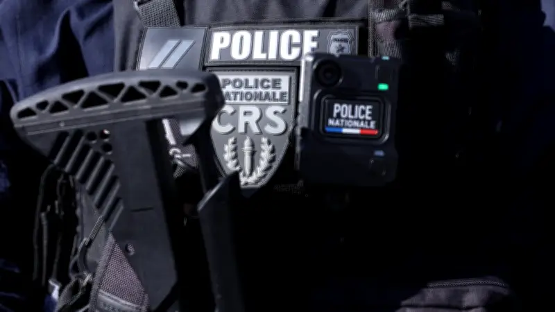 Deux CRS jugés pour violences et vol filmés à Nice en avril