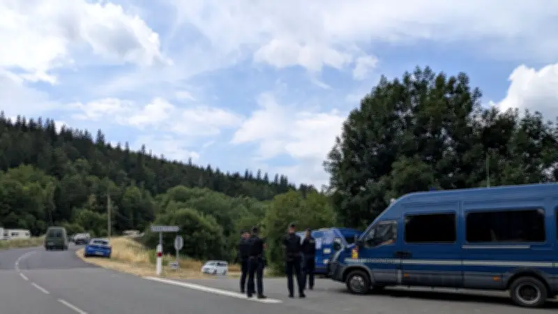 Deux gendarmes blessés lors d'une rave-party en Lozère, six gardes à vue