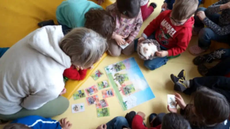 Deux hérissons relâchés à l'école de La Blaquèrerie après une réhabilitation réussie