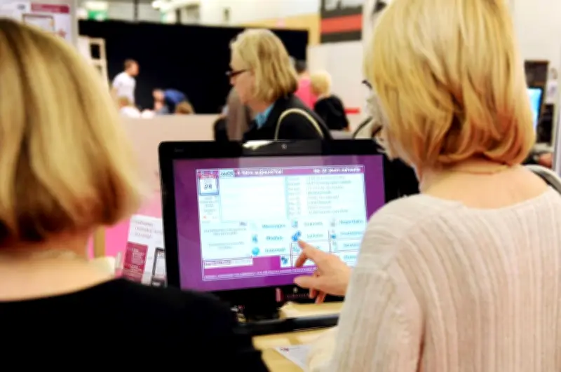 Défenseur des droits : une hausse record des réclamations en 2025 face aux services publics dématérialisés