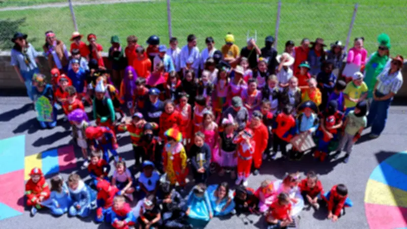 Défilé de printemps coloré à l'école Marie-Rouanet de Rivière-sur-Tarn