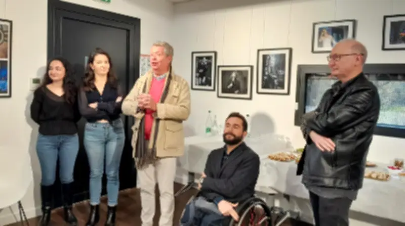 Didier Rivet expose « Elles, Fées, de la musique ! » à la Gare Robert-Doisneau de Carlux