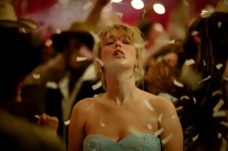 «Die My Love» : Jennifer Lawrence explore les failles du foyer