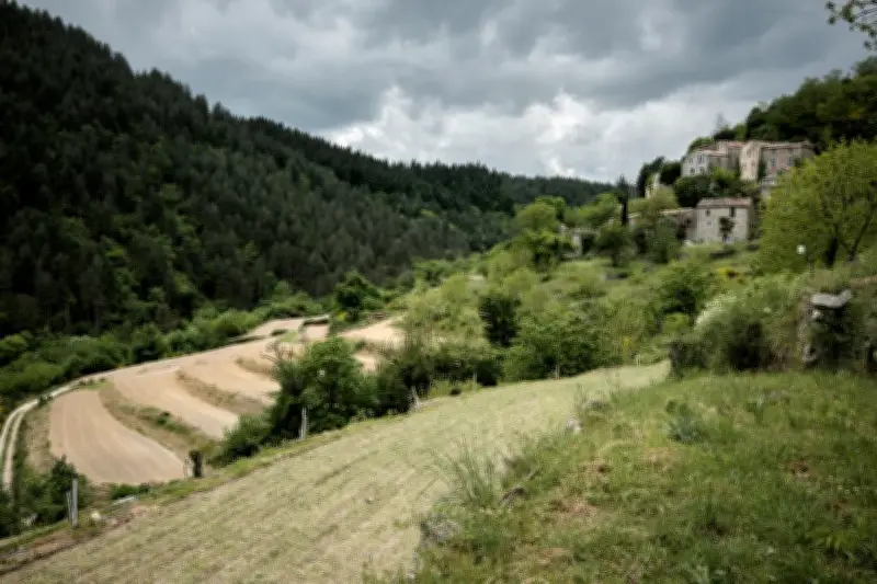 Direnç Mayaffre explore le silence des villages dans son nouvel ouvrage