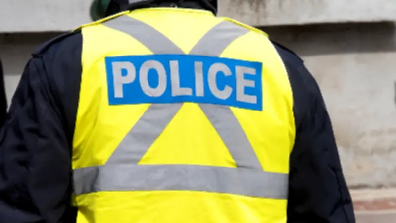 Disparition d'une mère et sa fille : le mari en fuite vers l'Algérie, féminicide suspecté