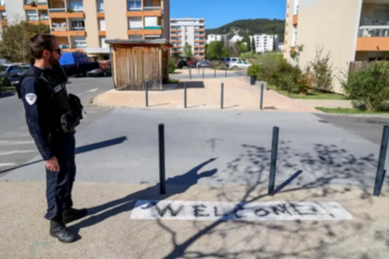 Démantèlement d'un vaste réseau de deal à Draguignan : 15 dealers interpellés et 70 000 euros de drogue saisis