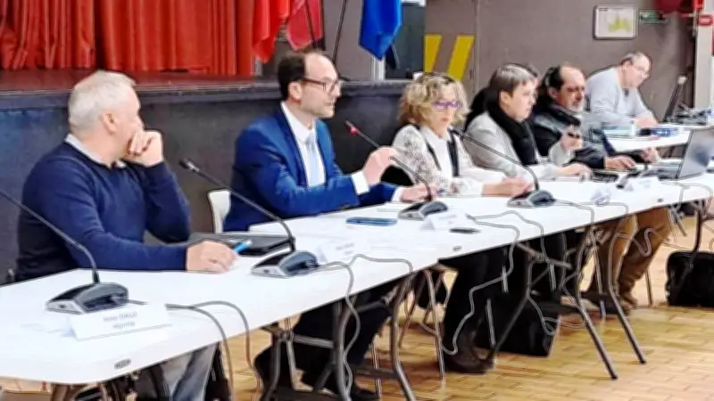 Démissions et remaniements au conseil municipal de Vauvert : un budget sous tension