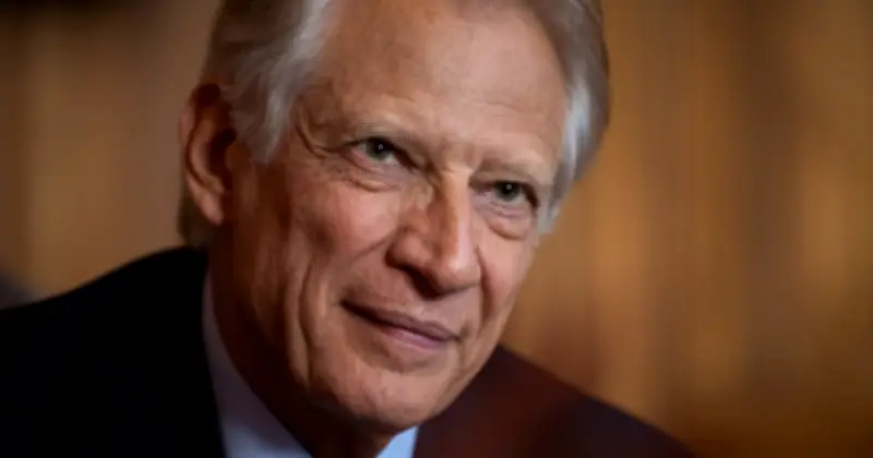 Dominique de Villepin à la Sorbonne : un discours marathon et une attaque contre Sarkozy