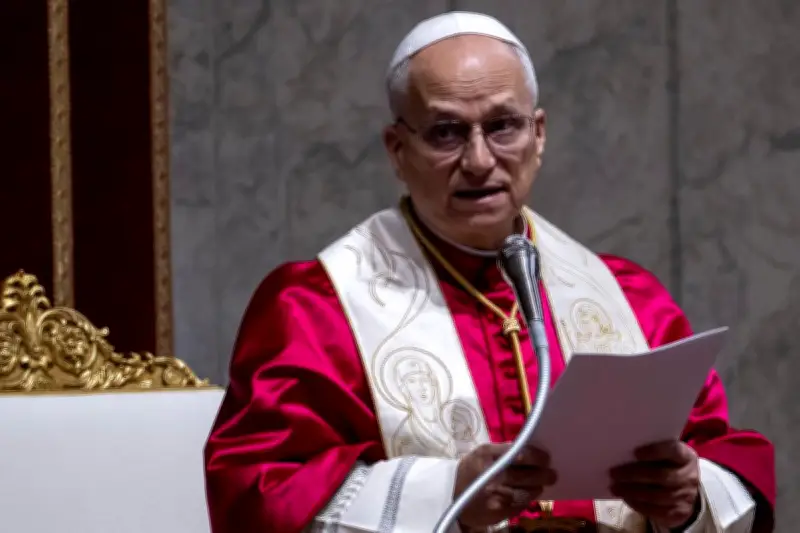 Donald Trump attaque violemment le pape Léon XIV après son appel à la paix