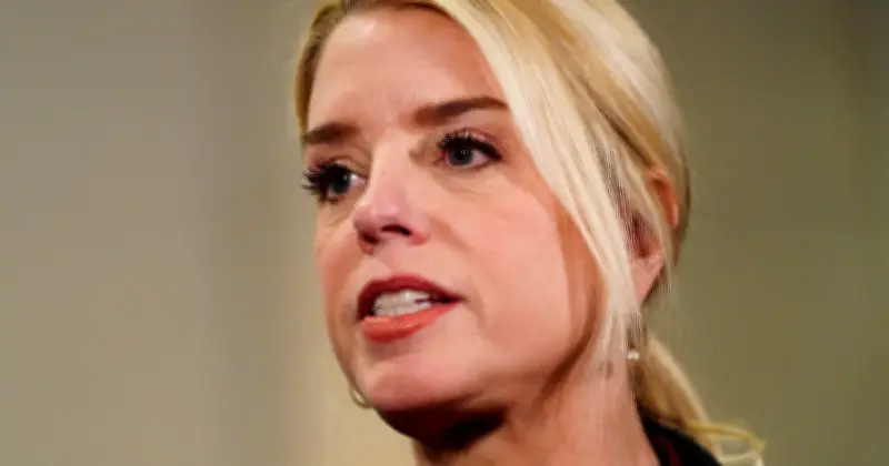 Donald Trump limoge Pam Bondi, une proche, à la tête du ministère de la Justice