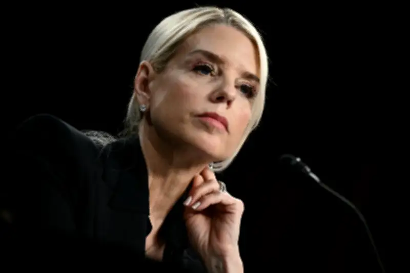 Donald Trump limoge sa ministre de la Justice Pam Bondi et nomme son ancien avocat