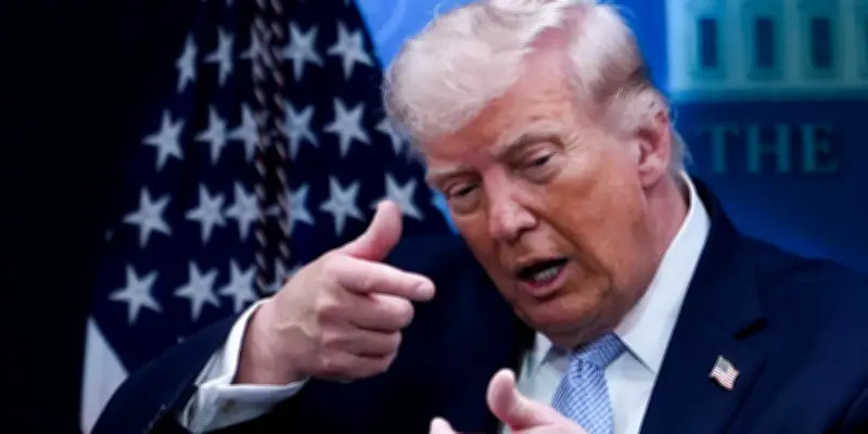 Donald Trump qualifié de "fou" : ses propos inquiètent sur sa santé mentale