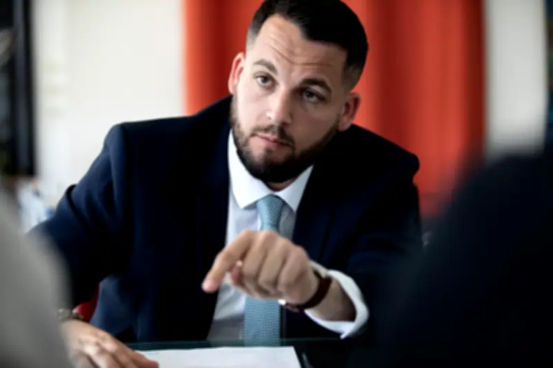 Dorian Munoz, maire de La Seyne : un engagement à 100 % sur le terrain et en équipe