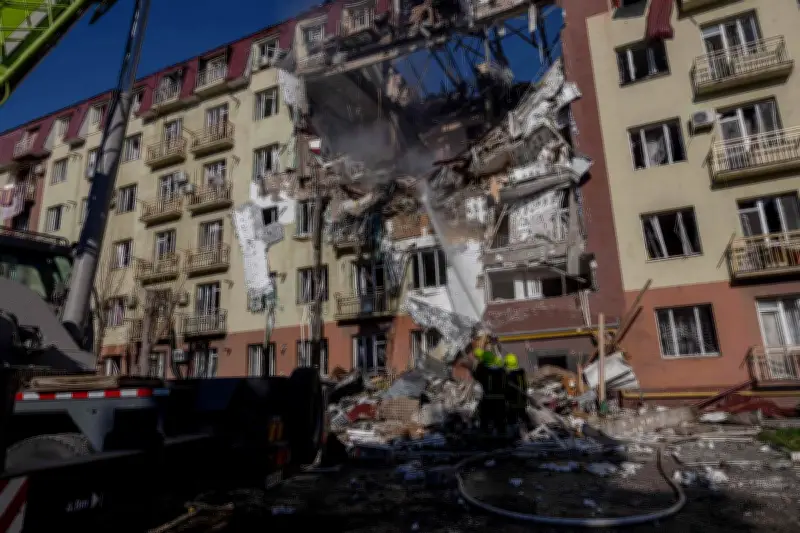 Double tragédie : une famille tuée par un drone en Russie, un bus visé en Ukraine