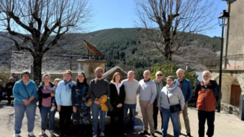 Dourbies inaugure une statue de truite fario pour célébrer et protéger sa rivière