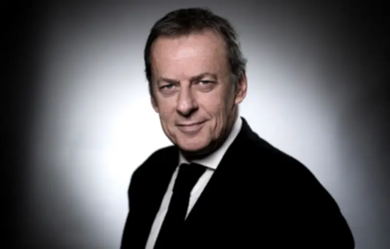 Départ d'Olivier Nora de Grasset : un changement à la tête de la maison d'édition