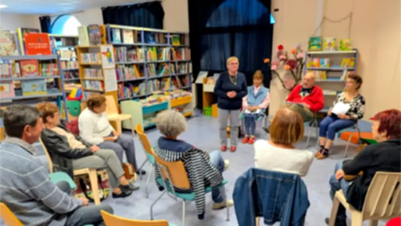 Départ émouvant à la médiathèque du Pouget après une soirée de lectures bouleversantes