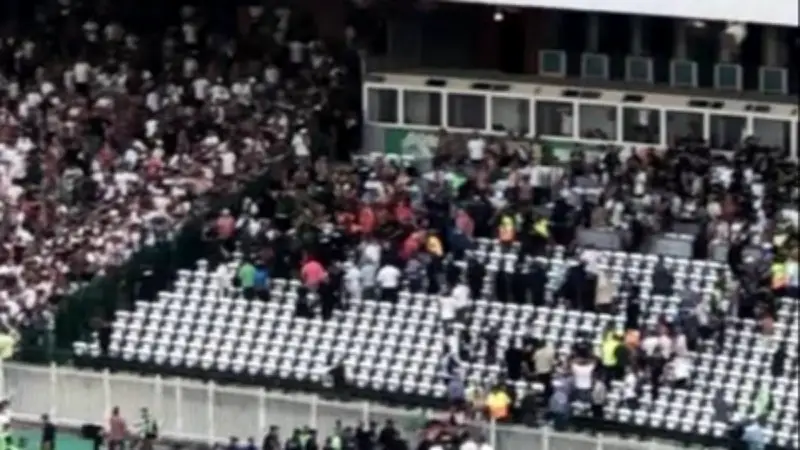 Drame à Alger : un mort et 11 blessés après effondrement d'une barrière au stade